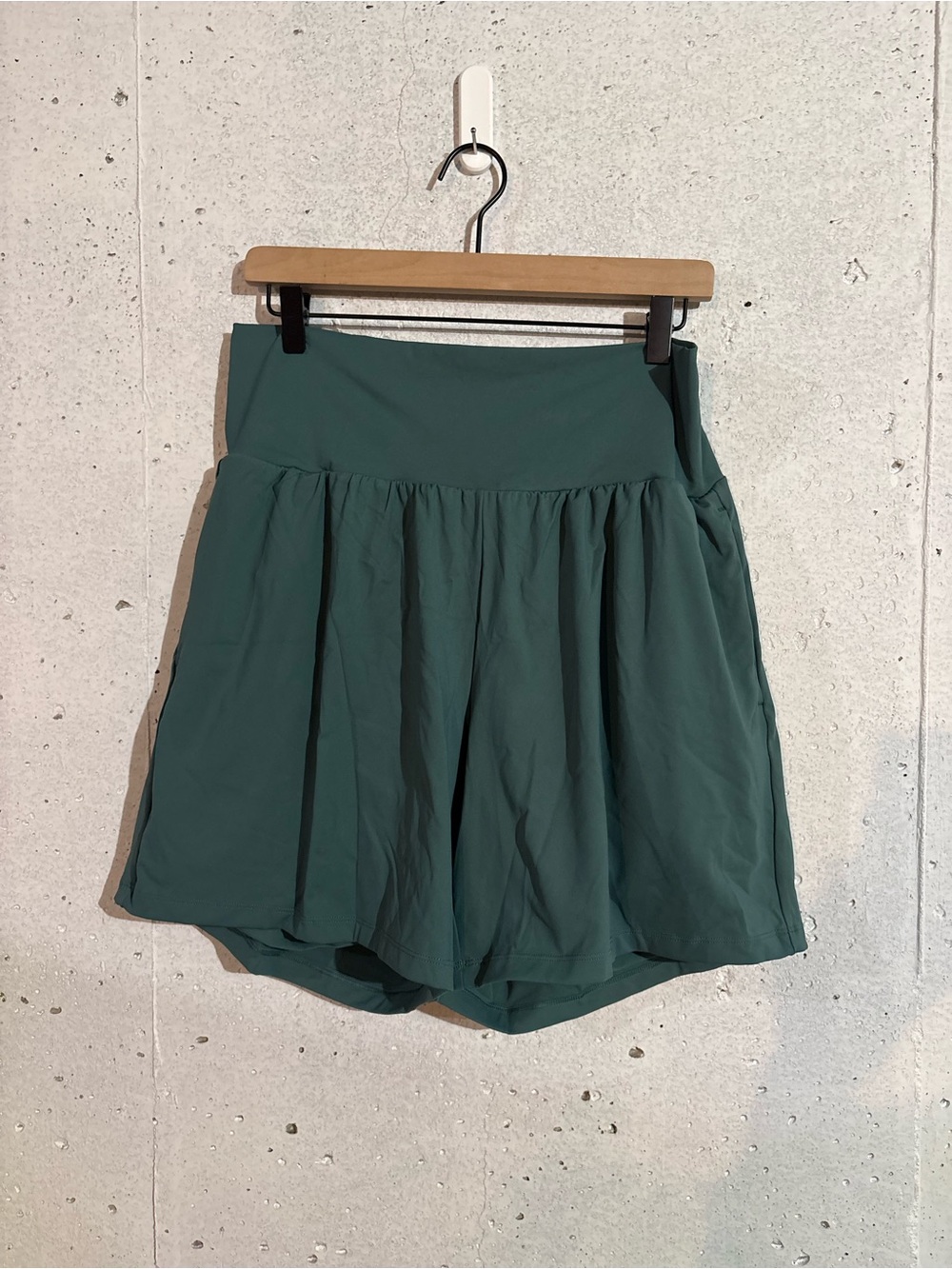 Halara SoftlyZero™ Airy Super High Waisted 2-in-1 InstantCool Shorts | Size: XL